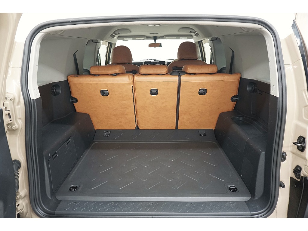 ラゲッジルームは広々と荷物がたくさん積めます♪