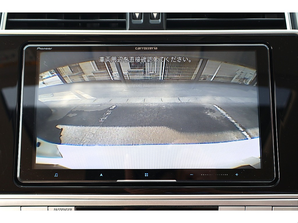 バックカメラも付いております。