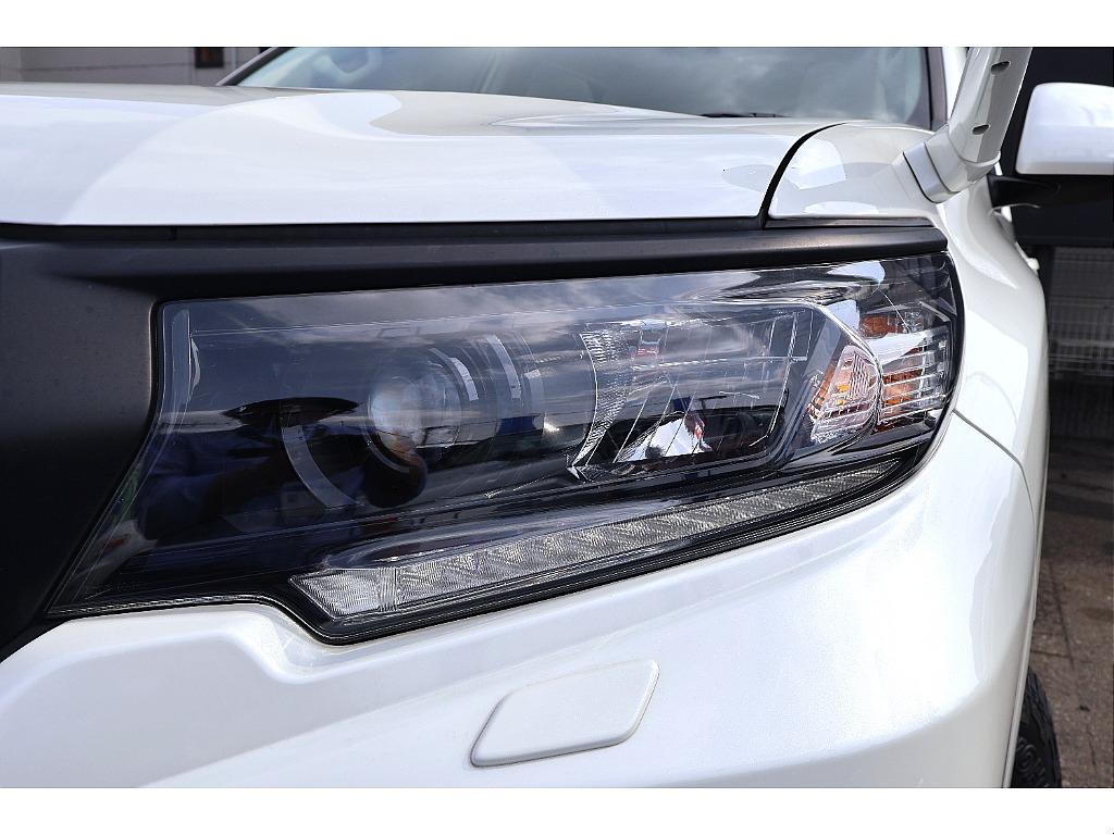 特別仕様インナーブラックヘッドライト