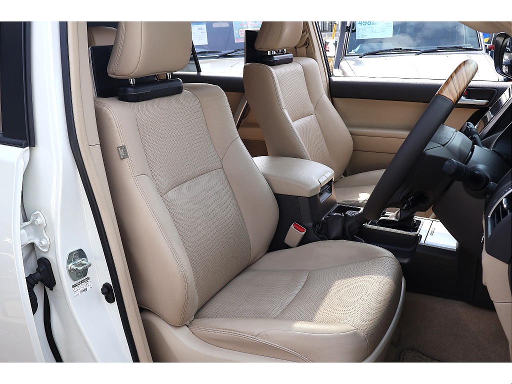 運転席シートはへたりもほぼ無し！