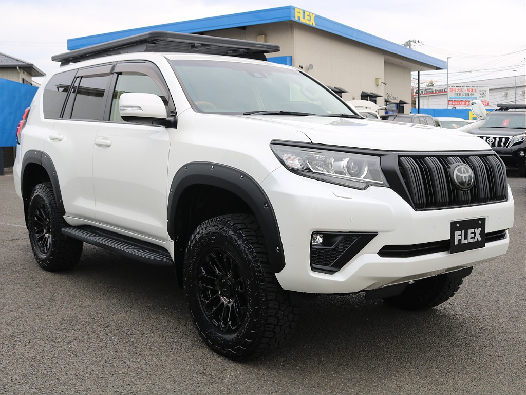 実際にご来店が難しい、遠方にお住まいのお客様もご安心ください！お電話やメールにてお車のご説明、ご覧になりたい箇所の追加画像、お見積書の郵送、と当店スタッフが丁寧に対応させていただきます♪