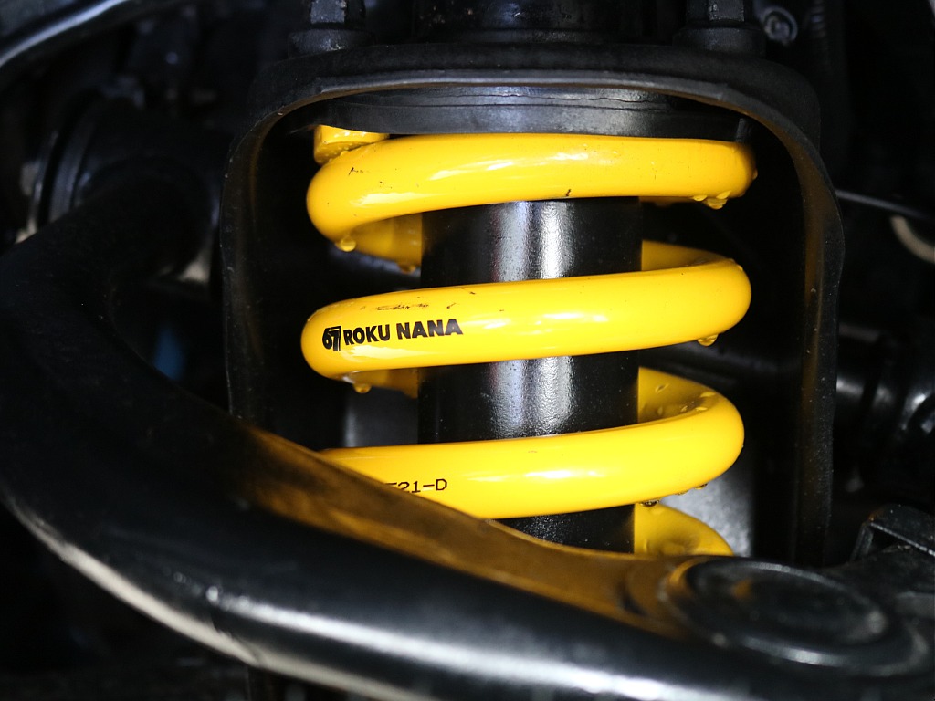 実際にご来店が難しい、遠方にお住まいのお客様もご安心ください！お電話やメールにてお車のご説明、ご覧になりたい箇所の追加画像、お見積書の郵送、と当店スタッフが丁寧に対応させていただきます♪