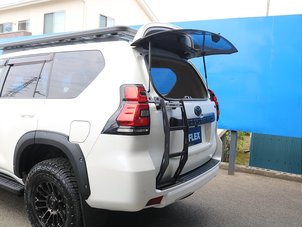 実際にご来店が難しい、遠方にお住まいのお客様もご安心ください！お電話やメールにてお車のご説明、ご覧になりたい箇所の追加画像、お見積書の郵送、と当店スタッフが丁寧に対応させていただきます♪