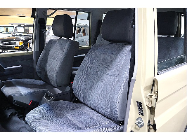 助手席も使用感無し！