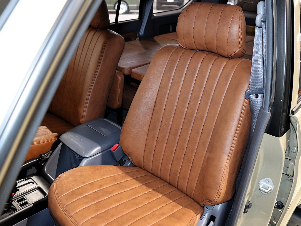 Renoca　AMERICAN CLASSIC/丸目フェイス×プエブロベージュペイント♪クラシックカスタム♪アルパイン製新品9インチディスプレイオーディオ♪