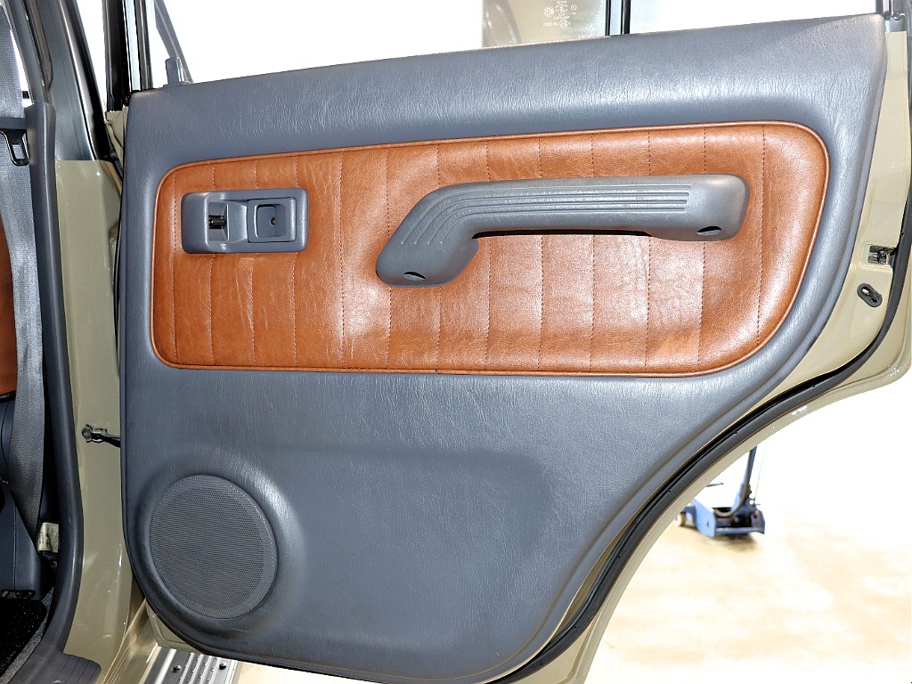 Renoca　AMERICAN CLASSIC/丸目フェイス×プエブロベージュペイント♪クラシックカスタム♪アルパイン製新品9インチディスプレイオーディオ♪