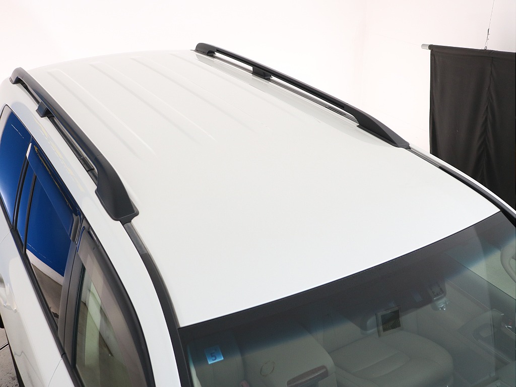 ルーフもご覧の通り！ルーフレールも装備済み！
