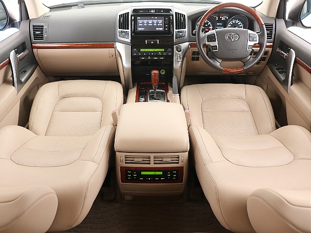 本革ＰＷにベージュシート！高級感のある車両ですね！