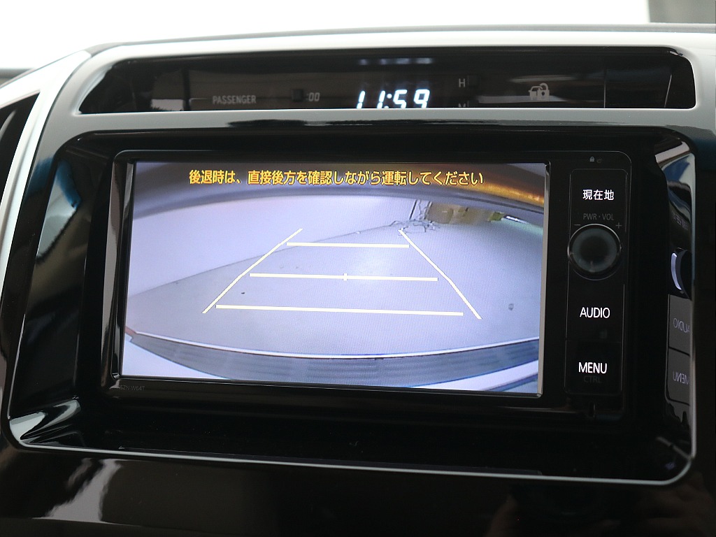 バックカメラと連動で車庫入れもラクラク！