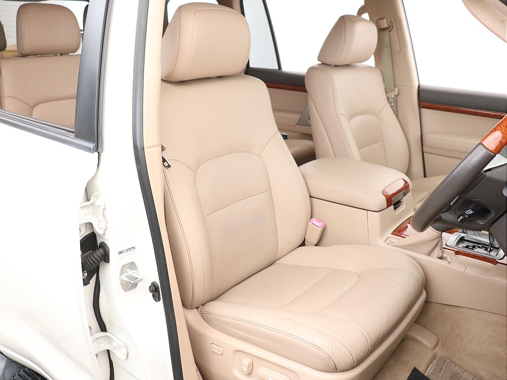 高級感のある本革パワーシート！傷やヘタリなども見受けられません！