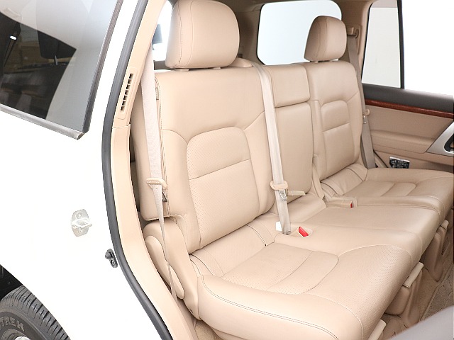 セカンドシートもご覧の状態！広々とした2列目シート！