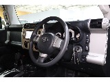 運転席周りはシンプルで操作しやすい形になっております！