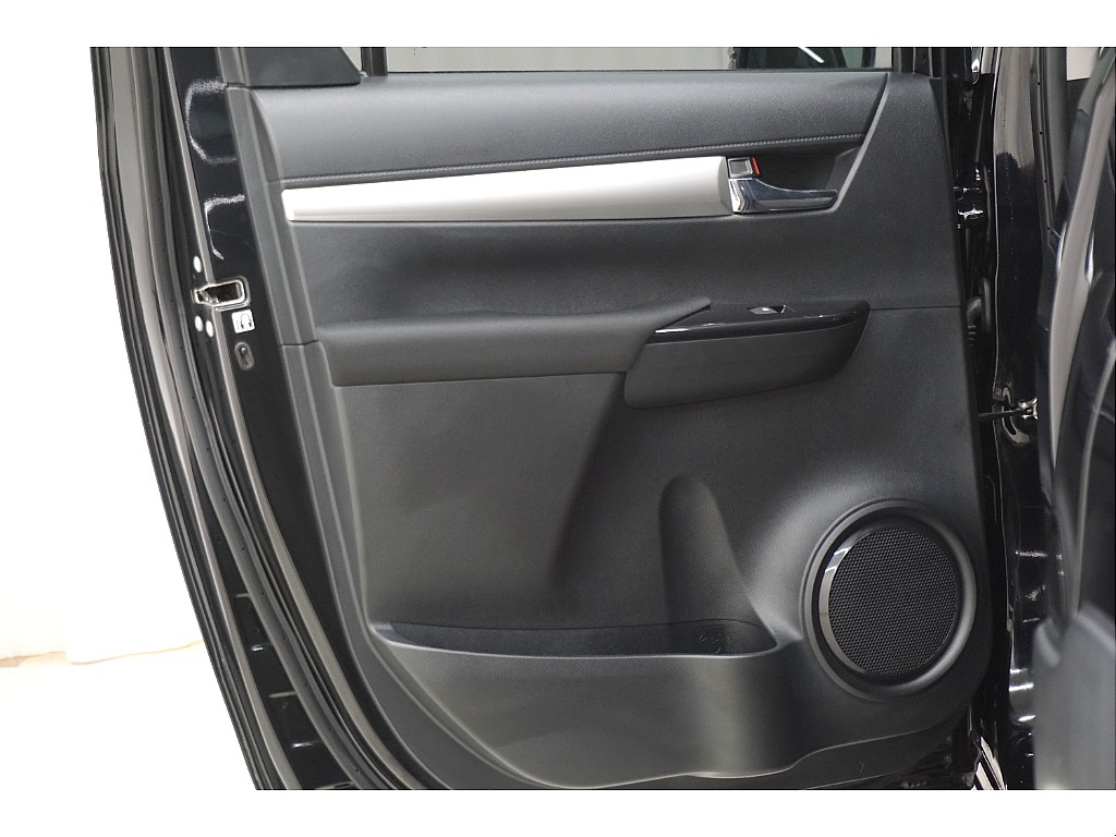 ドアトリムになります☆