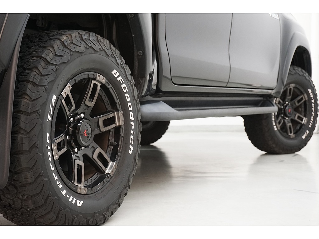 ＢＦグッドリッチＫＯ２　ＡＴタイヤ×ＭＣＬＩＭＢ１７インチアルミホイール☆