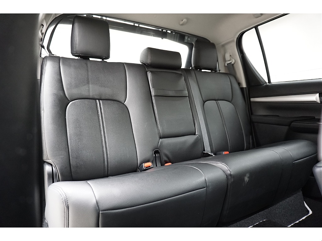 後部座席になります☆