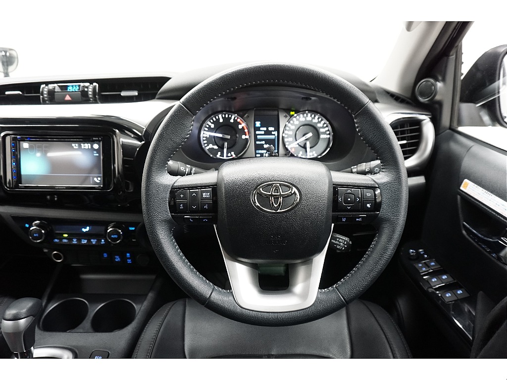 純正ステアリングの状態は良好です♪ステアリングスイッチ付き♪