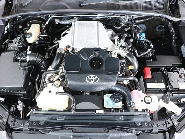 直列4気筒2.4Lディーゼルターボエンジン！ 最高出力150PS 最大トルク40.8ｋｇｆ・m