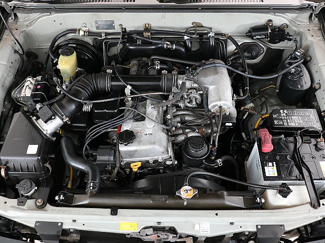 3RZエンジン！2.7Lのパワーあるエンジンです！