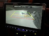 バックカメラ付きで車庫入れも安心！