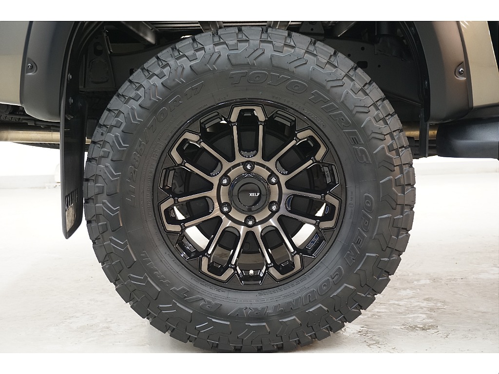 新品ＴＯＹＯオープンカントリーRT TRAILタイヤ×新品FLEX ORIGINAL XELF 02☆新品FLEX ORIGINAL ENHANCED NUTS BK☆