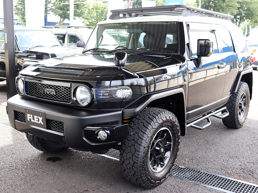 FJクルーザー各部グロスブラックの人気仕様が入庫です♪