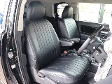 運転席は広々空間が広がっております！