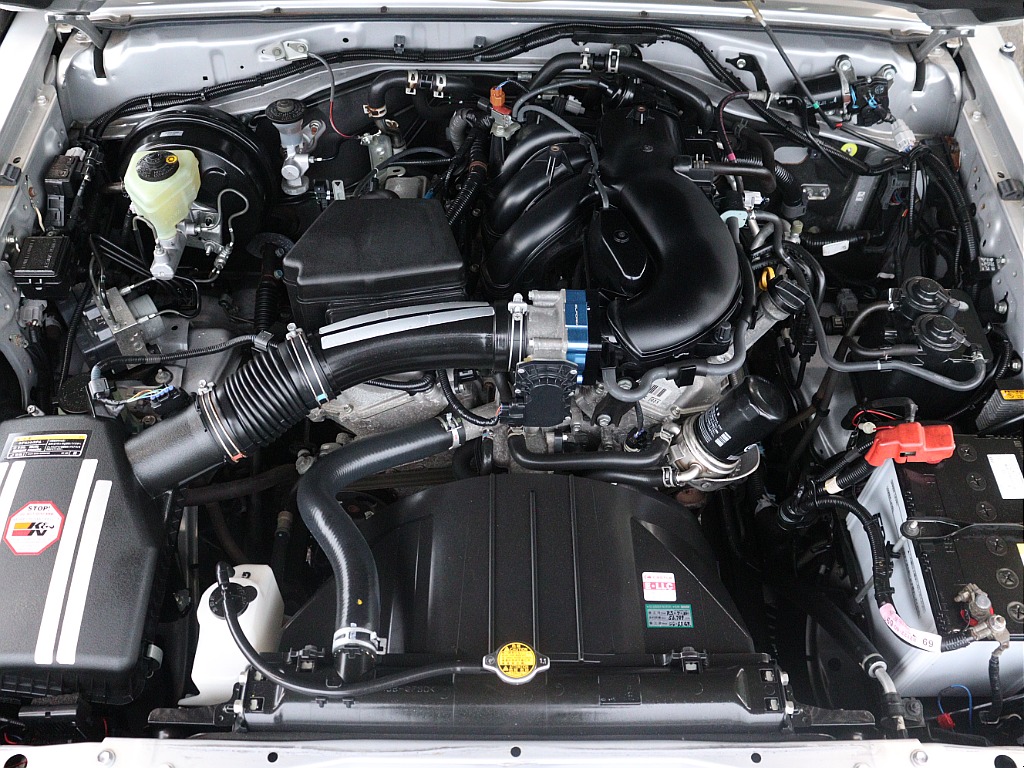 エンジンは４０００ｃｃガソリンエンジン！１５０プラドやＦＪにも搭載されている信頼性の高いエンジンです！