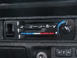 操作性に優れたシンプルなエアコンパネル！