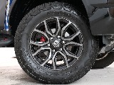専用18インチAW！スポークデザインがカッコイイです！ジオランダーX-ATタイヤを装着！