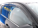 サイドバイザー付きの車両になります！