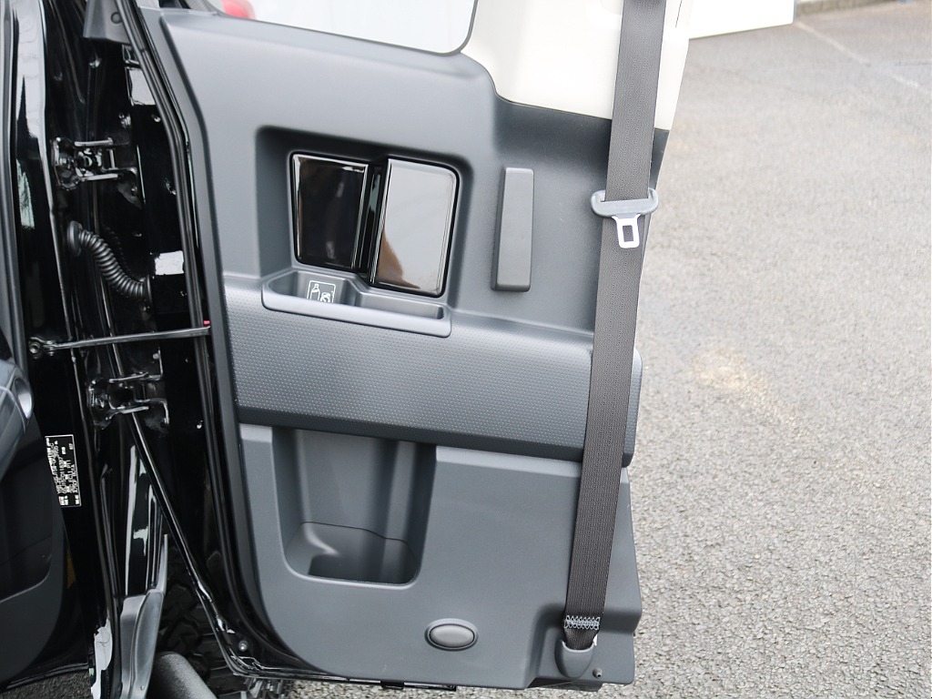 ＦＬＥＸグループは「すべての人に愛車を」をコンセプトに車種別に全国展開中！愛車と一緒に、ライフスタイルを充実させてもらいたいという思いで、ランクル仙台泉店では皆様のご要望になんでもお応えします♪