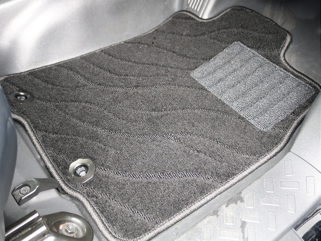 ＦＬＥＸグループは「すべての人に愛車を」をコンセプトに車種別に全国展開中！愛車と一緒に、ライフスタイルを充実させてもらいたいという思いで、ランクル仙台泉店では皆様のご要望になんでもお応えします♪