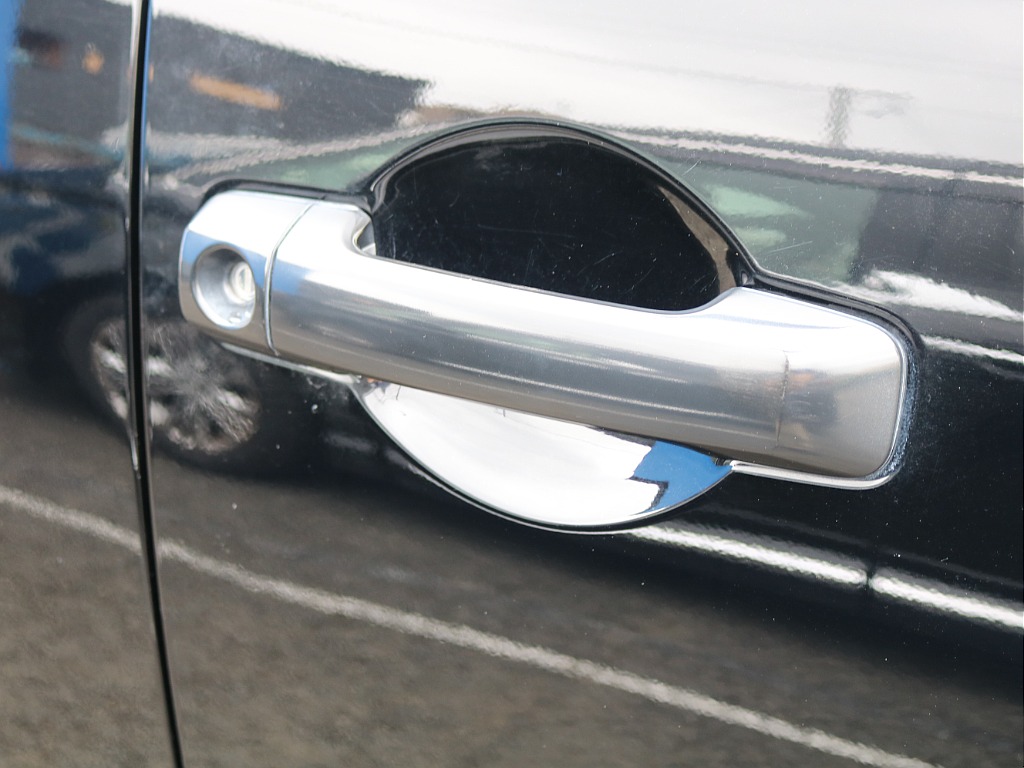 ＦＬＥＸグループは「すべての人に愛車を」をコンセプトに車種別に全国展開中！愛車と一緒に、ライフスタイルを充実させてもらいたいという思いで、ランクル仙台泉店では皆様のご要望になんでもお応えします♪