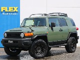 トレイル仕様のFJクルーザーが仙台泉店に入庫いたしました！ ボディカラーは稀少なアーミーグリーン！ 内装の一部がボディ同色となっていますので、内外装共に統一感のある一台に仕上がっております♪