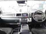 車幅がワイドなので広々とした車内になっております！！