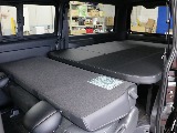 新車ハイエースＶダークプライムⅡ２８００ディーゼル４ＷＤアルパイン１１インチナビ床張りベットＫＩＴ装備！！人気のブラックエディションアウトドアに最適な１台完成！！