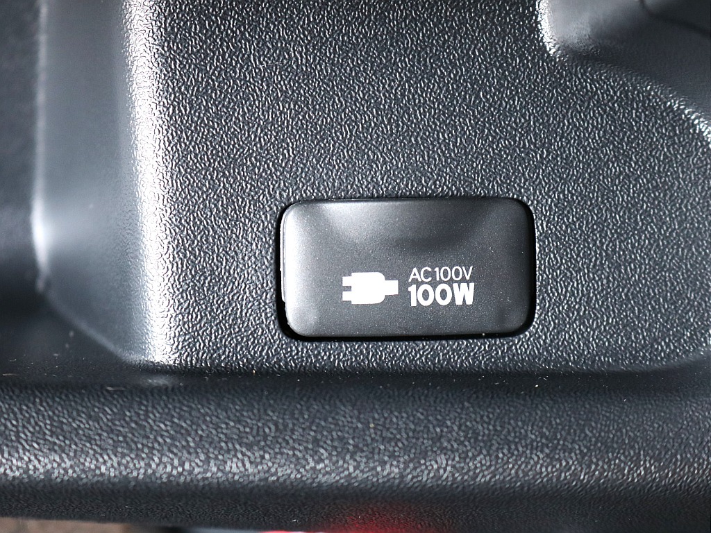 トヨタ ハイエースバン 5ドアバン2.8DT スーパーGLロング 4WD 小窓付き！特設カラーヴァージニアイエロー！ 栃木県の詳細画像 その5