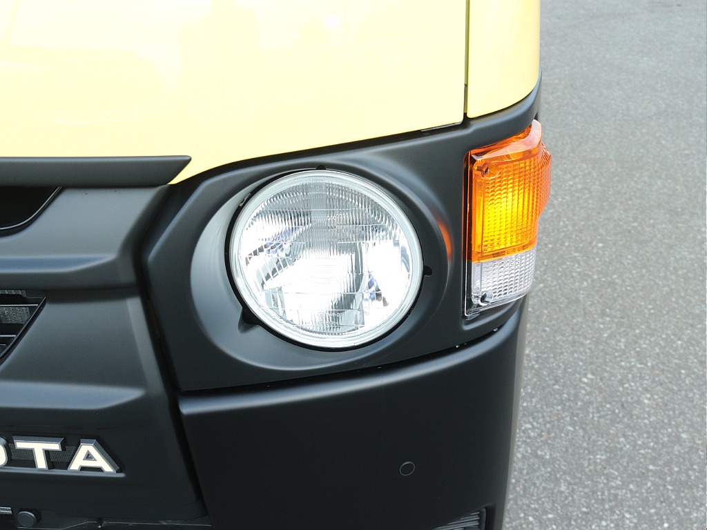 トヨタ ハイエースバン 5ドアバン2.8DT スーパーGLロング 4WD 【フロア施工】【Re Classic】 北海道の詳細画像 その3