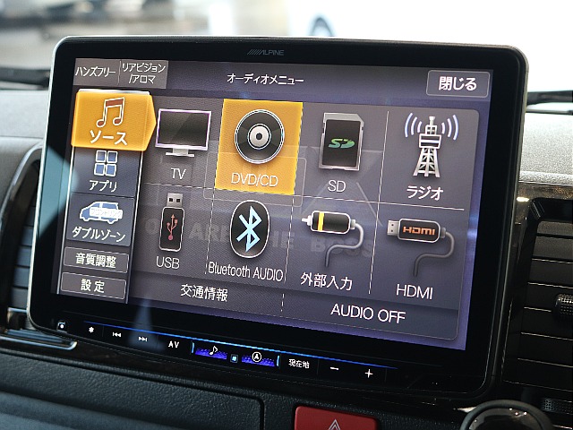 BluetoothやCD、DVD、TVなど使用可能で運転中も快適に過ごせます！！