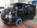 新車ハイエースＶダークプライムⅡ２８００ディーゼル４ＷＤブラックエディション完成！！アルパイン１１インチナビＥＴＣ２．０ＨＤＭＩポートリア全面床張り施工済みオリジナルベットＫＩＴ装着済み！！