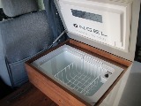 40L冷蔵庫を装備しております！車中泊の際などに使用していただくことができます！