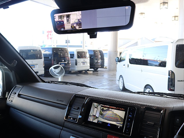 バックカメラが装着されており安心して駐車することができます☆☆