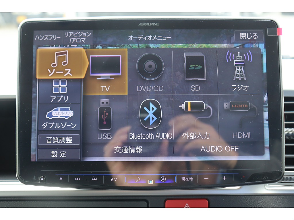Bluetooth/ＤＶＤ再生/音楽録音も可能♪走行中の視聴も可能です♪ＨＤＭＩ端子も装着済みで携帯電話の音楽や動画もお楽しみいただけます♪
