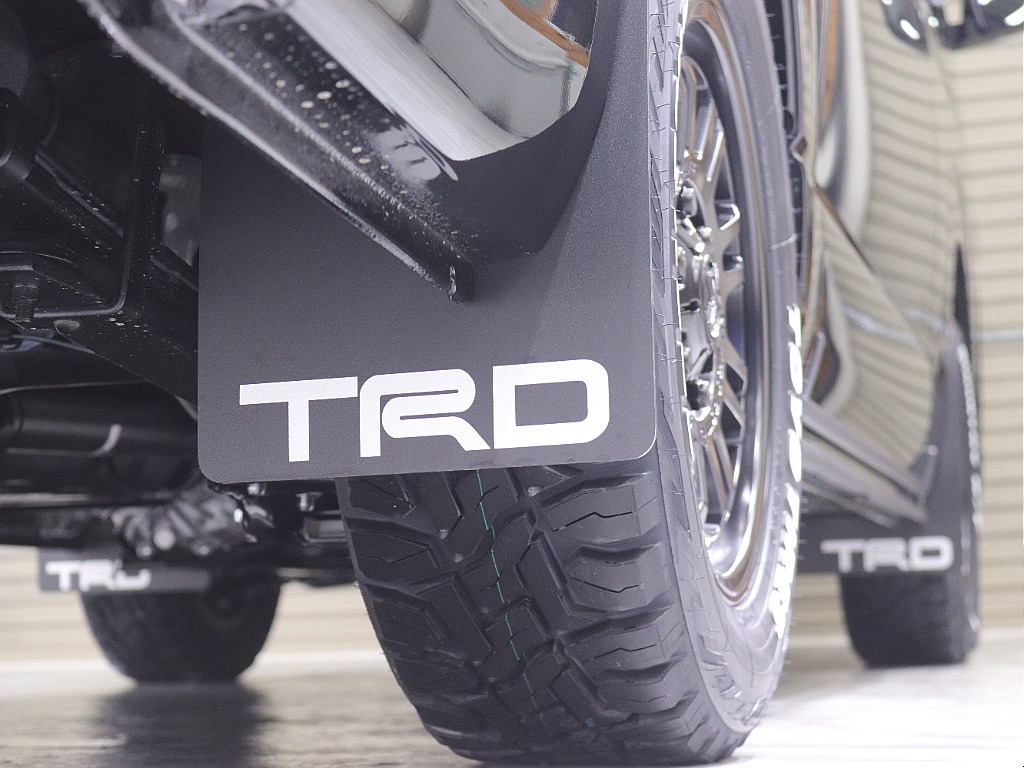 トヨタ ハイエースバン 5D2.8DTスーパーGLダークプライムⅡL 4WD 【T-Force】【パワスラ付】【TRD】 北海道の詳細画像 その11