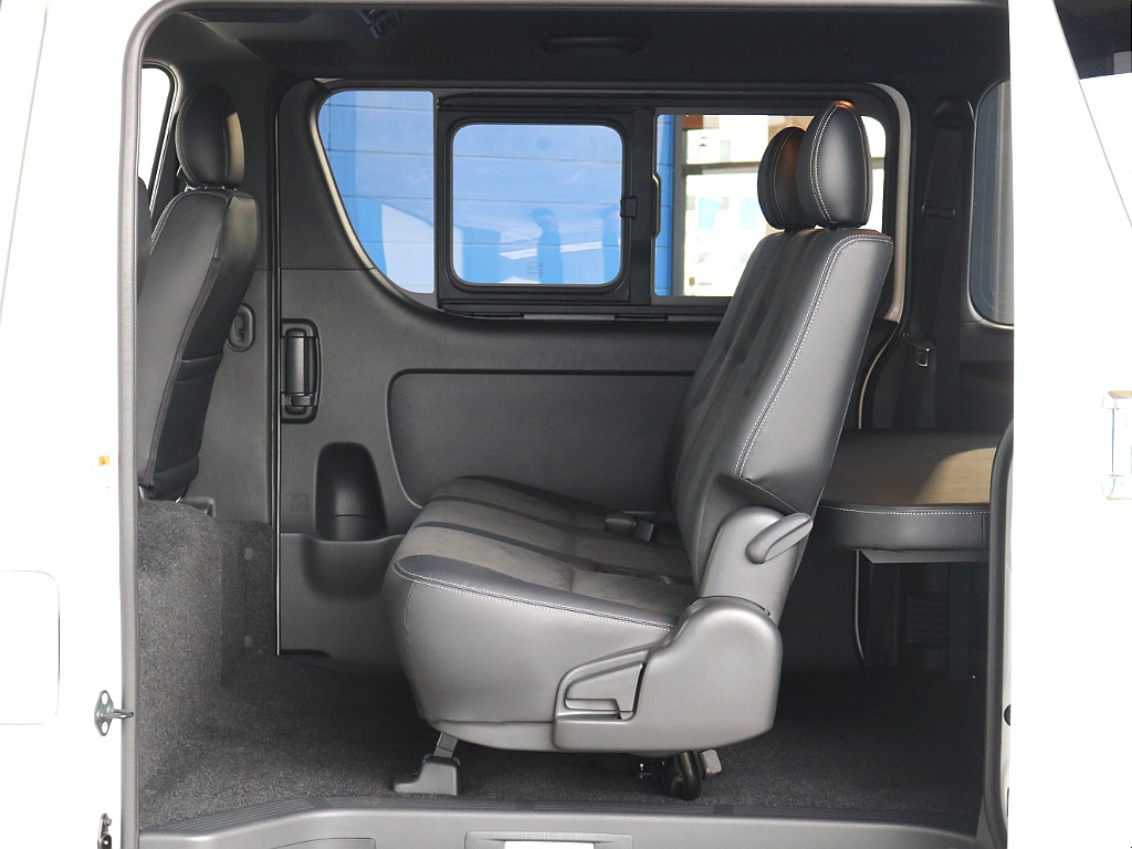 トヨタ ハイエースバン 5D2.0スーパーGLダークプライムⅡロング 小窓付き！ベーシックカスタムパッケージ！ 栃木県の詳細画像 その13