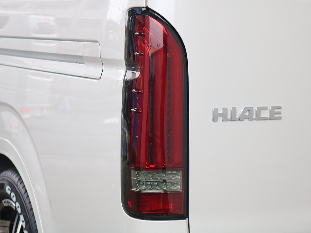 トヨタ ハイエースバン 5D2.0スーパーGLダークプライムⅡロング 小窓付き！ベーシックカスタムパッケージ！ 栃木県の詳細画像 その18