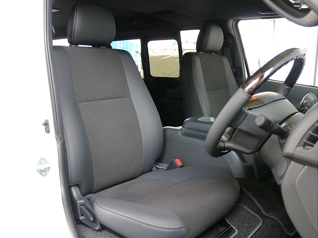 トヨタ ハイエースバン 5D2.0スーパーGLダークプライムⅡロング 小窓付き！ベーシックカスタムパッケージ！ 栃木県の詳細画像 その10