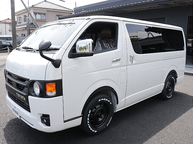 新車ハイエースＶお洒落なVer4 by KNOT RECORDS施工済み！！ＲＥクラシック丸目ライト変更済み！！お洒落な１台完成！！