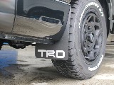 TRDマッドフラップ(黒)を装備しております！