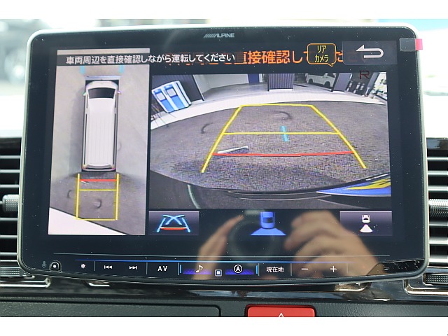 360度車両周辺が確認可能なパノラミックビューモニター装着済み♪